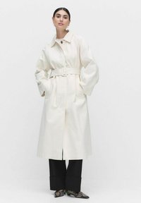 Шерстяное пальто Шерстяное пальто