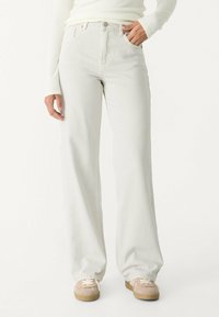 Прямые джинсы Прямые джинсы