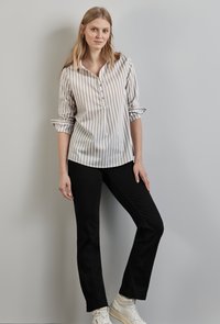 Атласная блузка Атласная блузка