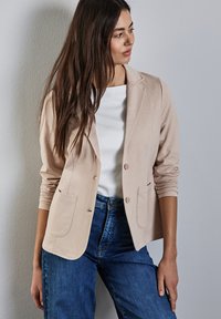 Блейзер Блейзер