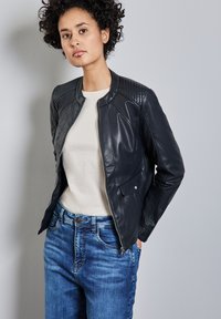 Кожаная куртка Кожаная куртка