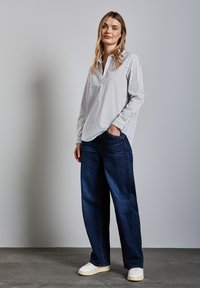 Блузка Блузка