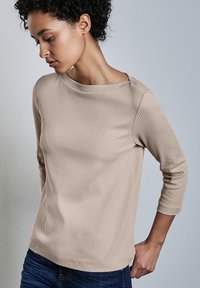 Майка с рукавом три четверти Майка с рукавом три четверти