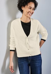 Вязаная кофта Вязаная кофта