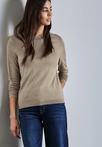 Пуловер Пуловер