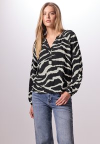 Блузка Блузка