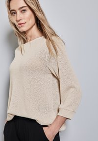 Пуловер с рукавом три четверти Пуловер с рукавом три четверти