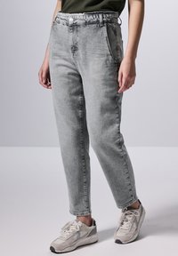 Джинсы Джинсы