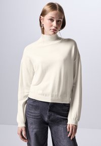 Пуловер Пуловер