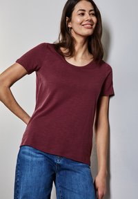 Футболка Футболка