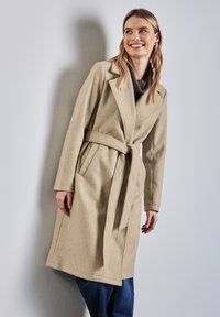 Тренч Тренч