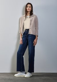 Пуловер Пуловер