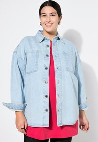 Джинсовая куртка Джинсовая куртка