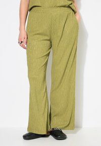 Широкие брюки Широкие брюки