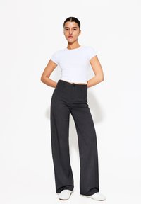 Широкие брюки Широкие брюки