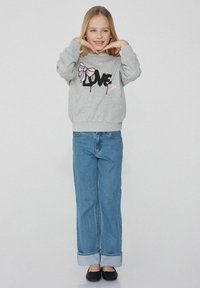 Джинсы Джинсы