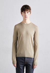 Пуловер Пуловер