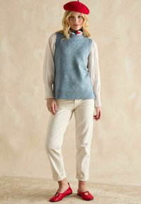 Пуловер без рукавов Пуловер без рукавов