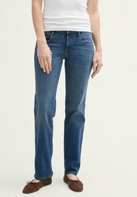 Прямые джинсы Прямые джинсы