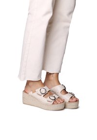 Босоножки Босоножки