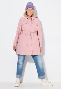 Тренч Тренч