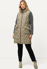 Длинный жилет Длинный жилет