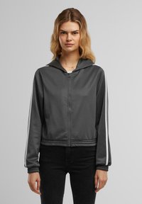 Спортивная куртка Спортивная куртка