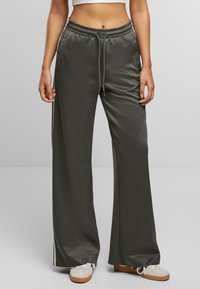 Спортивные штаны Спортивные штаны