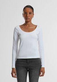 Лонгслив Лонгслив