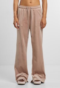 Широкие брюки Широкие брюки