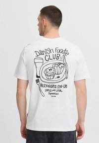 Футболка Футболка