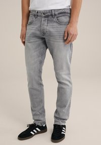 Узкие джинсы Узкие джинсы