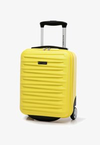 Чемодан на колесах Чемодан на колесах