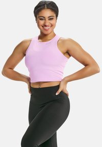 Спортивный топ Спортивный топ