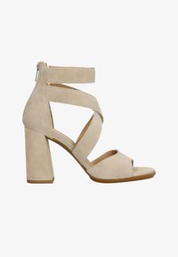 Сандалии Сандалии