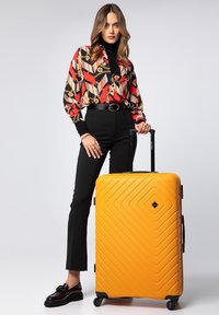 Чемодан на колесах Чемодан на колесах