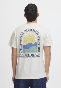 Футболка Футболка