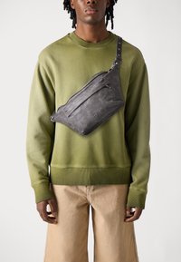 Сумка на пояс Сумка на пояс