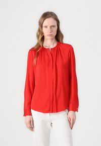 Шелковая блузка Шелковая блузка