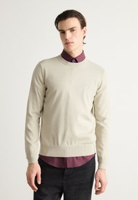 Пуловер Пуловер