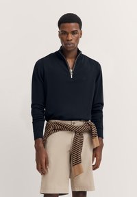 Пуловер Пуловер