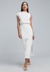 Платье футляр Платье футляр