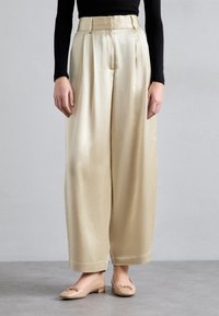 Широкие брюки Широкие брюки