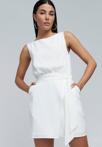 Короткое платье Короткое платье