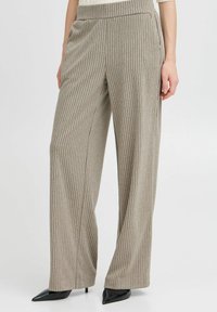 Широкие брюки Широкие брюки