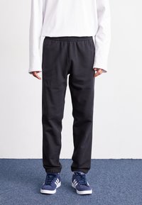 Спортивные штаны Спортивные штаны