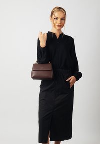 Кожаная сумка Кожаная сумка