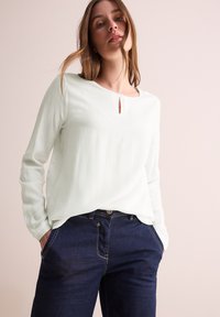 Блузка Блузка