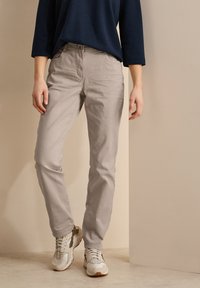 Узкие джинсы Узкие джинсы