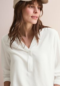 Блузка Блузка